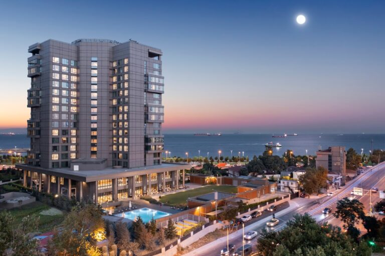 Hilton Istanbul Bakirkoy - Hotel Exterior