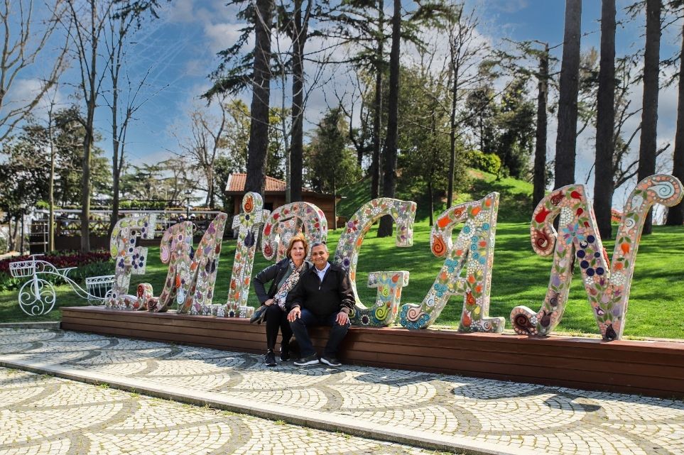 emirgan tulip gardens , tulip gardens , مهرجان التوليب , مهرجان التوليب في اسطنبول , emirgan tulip , مهرجان توليب اسطنبول